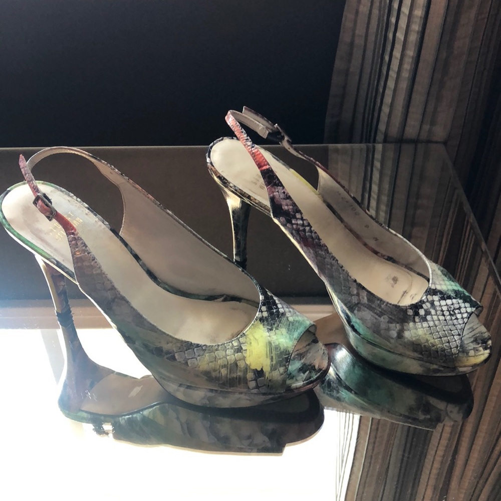 Size 9 Stuart Weitzman platform